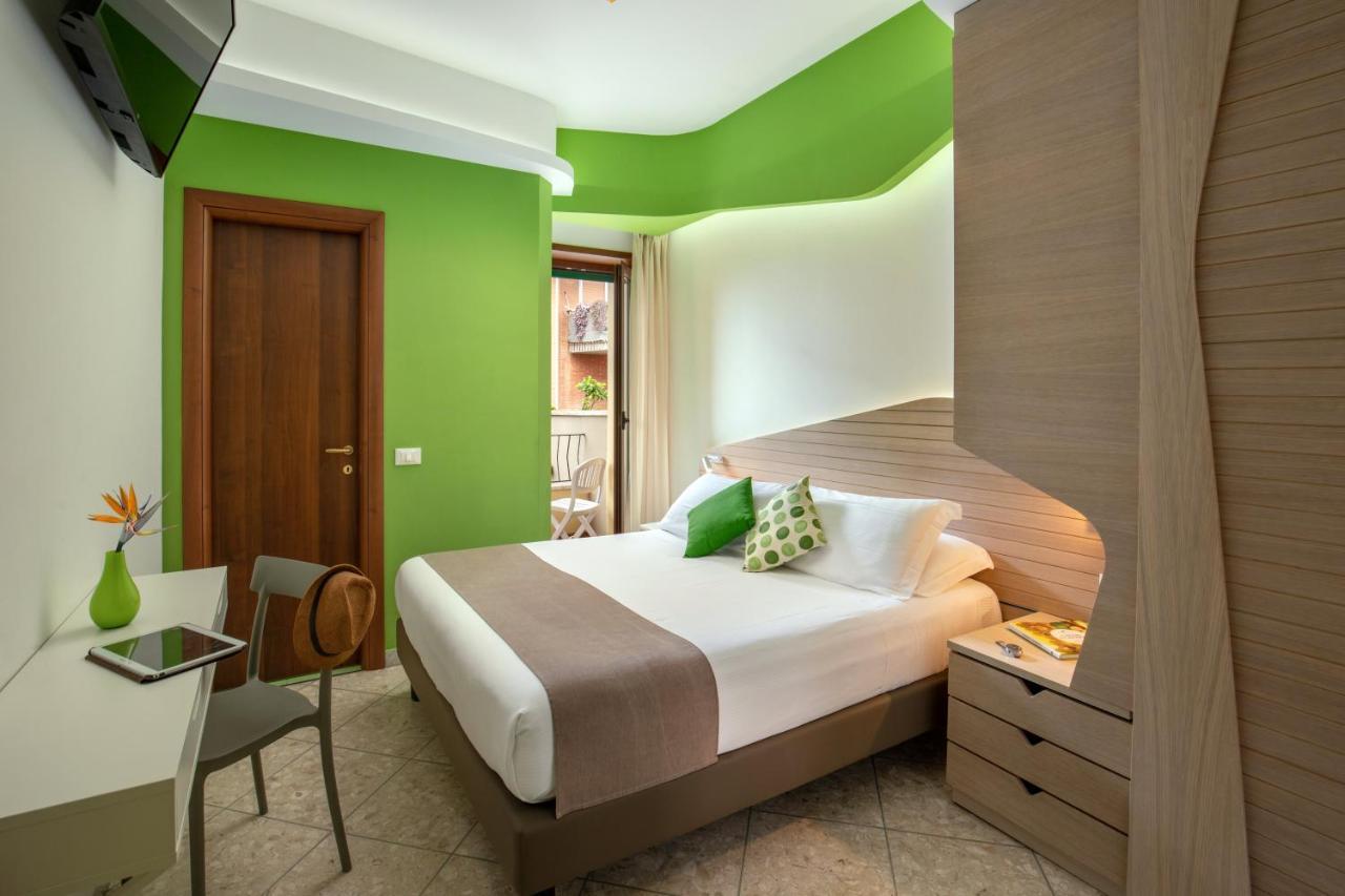 Hotel Casa Yvorio Terracina Eksteriør bilde
