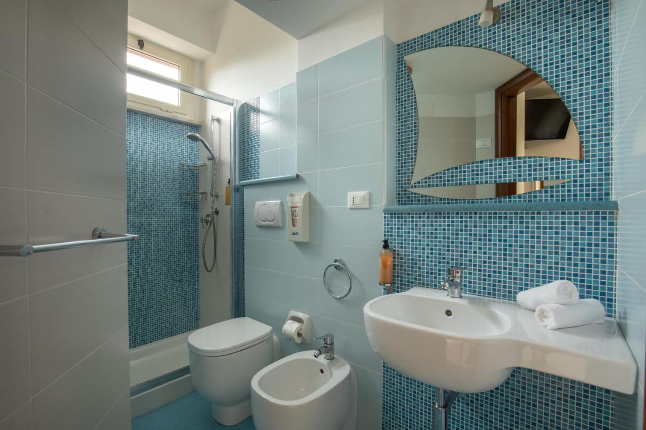 Hotel Casa Yvorio Terracina Eksteriør bilde