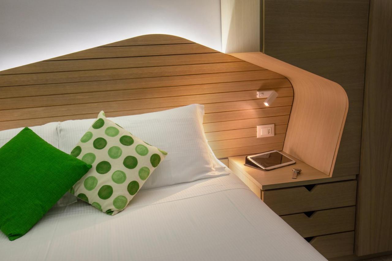 Hotel Casa Yvorio Terracina Eksteriør bilde