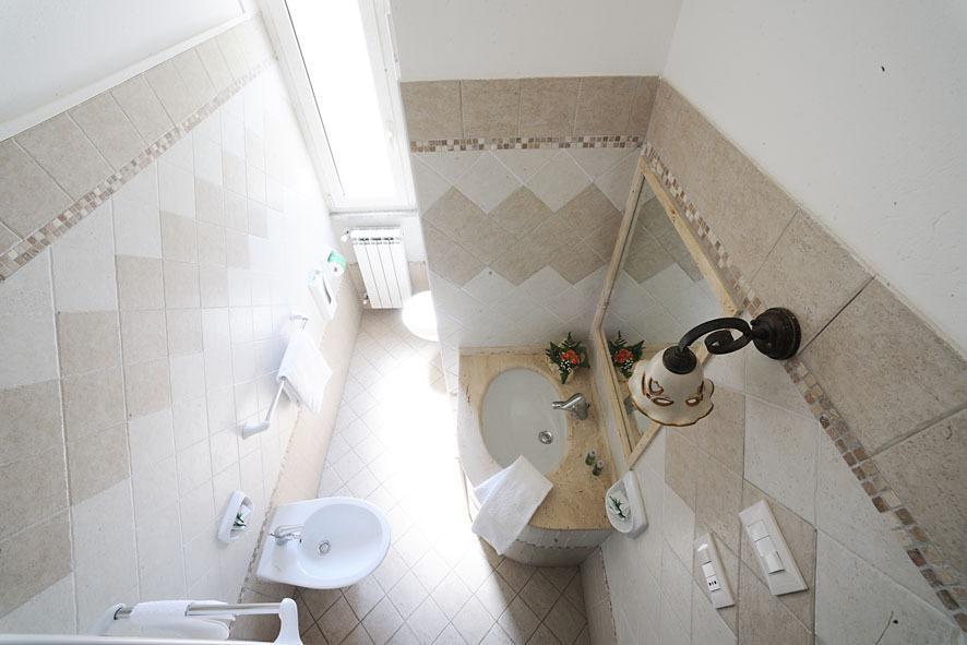 Hotel Casa Yvorio Terracina Eksteriør bilde