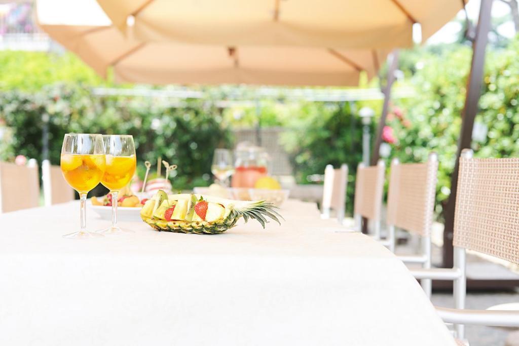 Hotel Casa Yvorio Terracina Eksteriør bilde